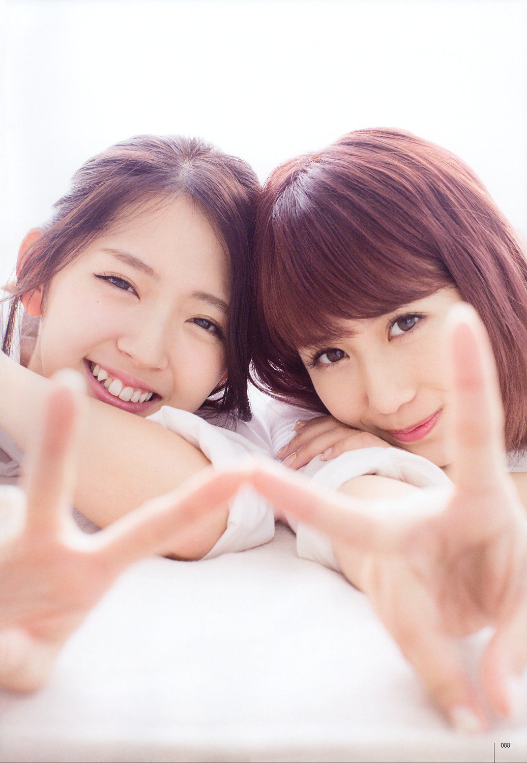 Magazine,%20Okai%20Chisato,%20Suzuki%20A