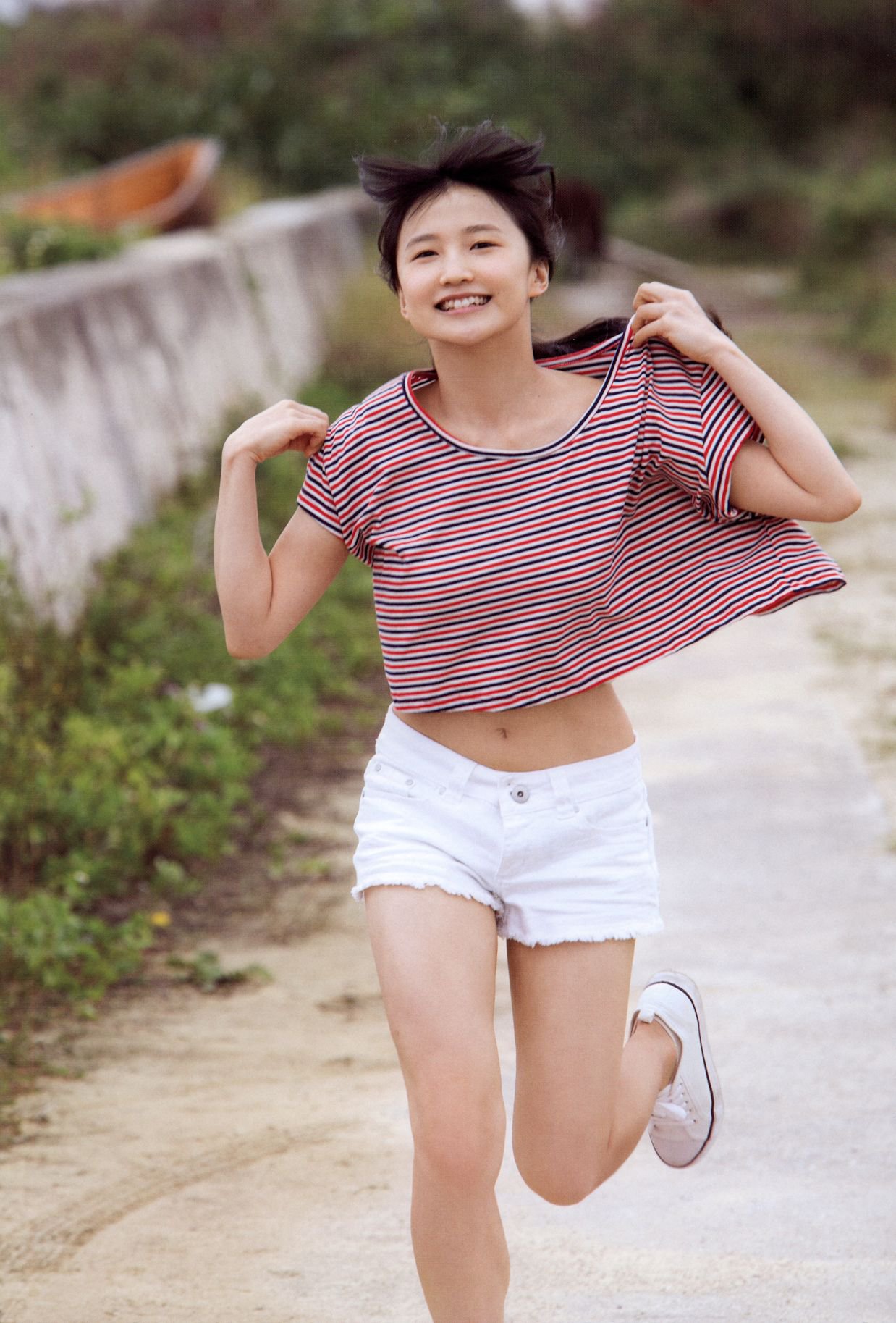 Photobook,%20Sayashi%20Riho-537621.jpg