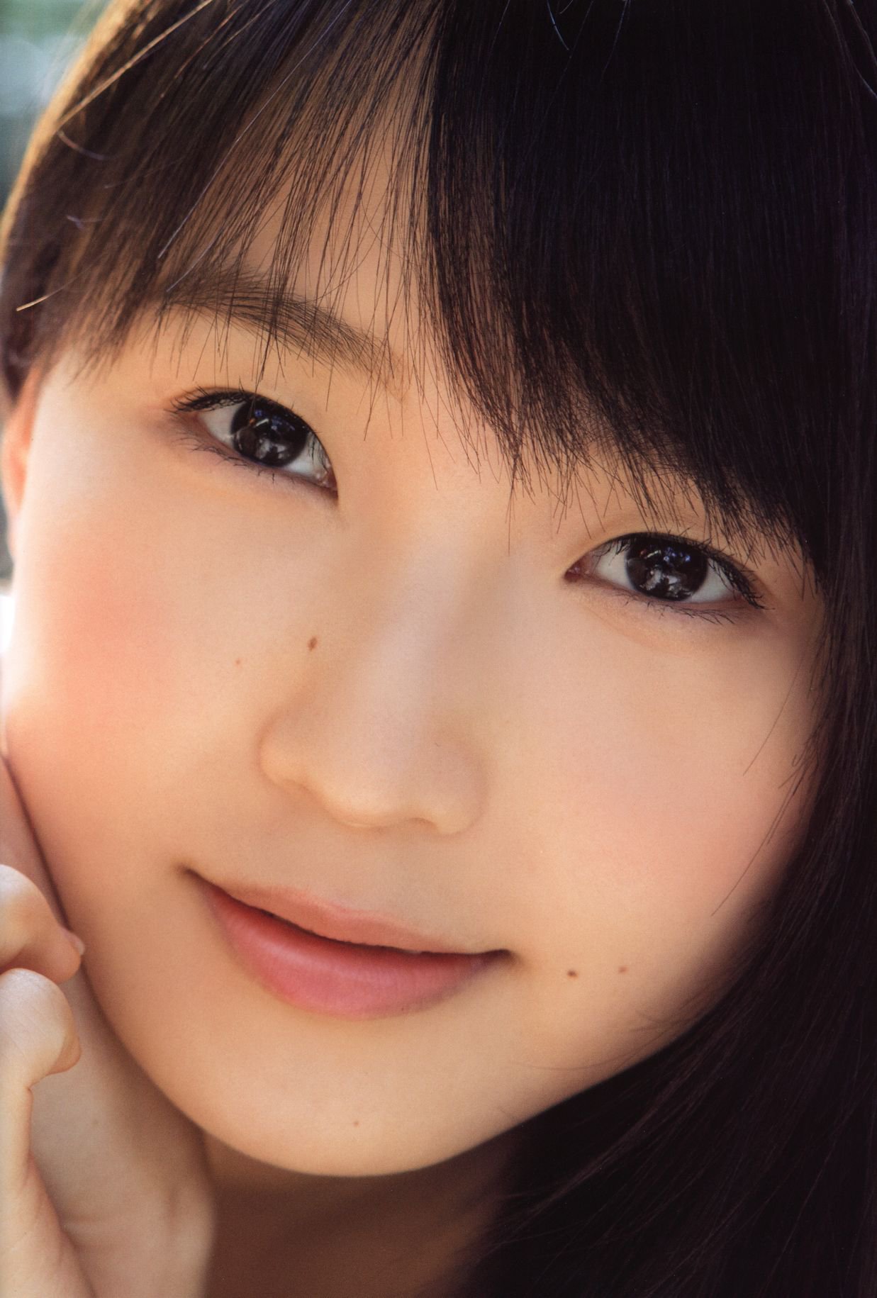 Photobook,%20Sayashi%20Riho-537629.jpg