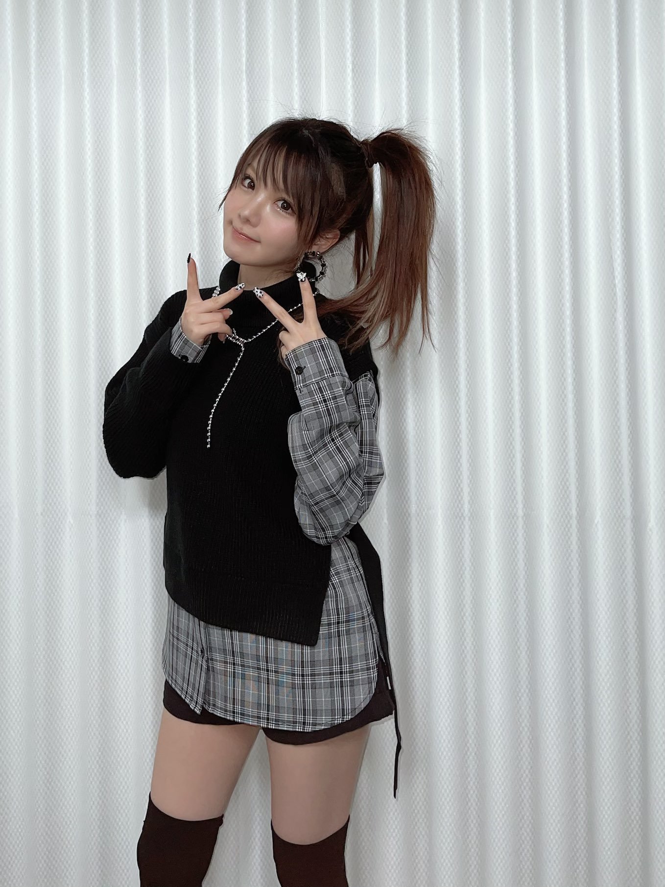 http://www.hello-online.org/img/Tanaka%20Reina-986268.jpg