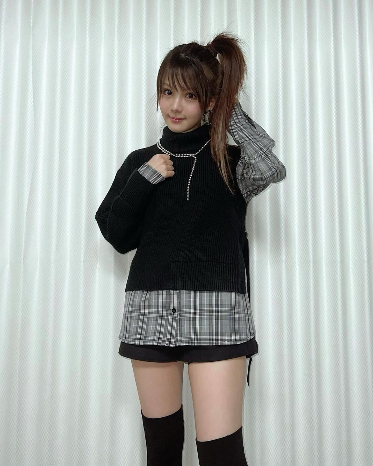 http://www.hello-online.org/img/Tanaka%20Reina-986304.jpg