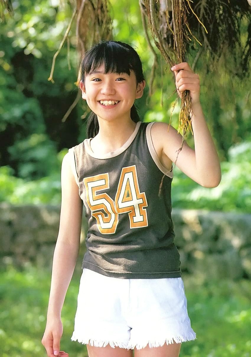 西 村 理 香 伝 説 の 少 女 投 稿 画 像