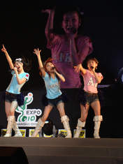 Tanaka Reina,
Kusumi Koharu,
Takahashi Ai,