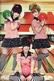 Natsuyaki Miyabi,
Tsugunaga Momoko,
Suzuki Airi,
Buono!,