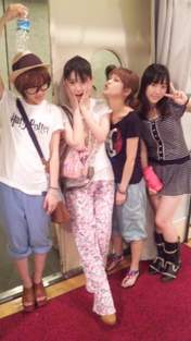 Niigaki Risa,
Michishige Sayumi,
Fukumura Mizuki,
blog,
Takahashi Ai,