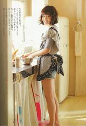 
Maeda Atsuko,


Magazine,


