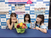 Haga Akane,
Ishida Ayumi,
Nonaka Miki,