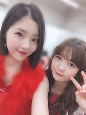 
Ichioka Reina,


Inaba Manaka,

