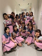 Fukumura Mizuki,
Haga Akane,
Ikuta Erina,
Ishida Ayumi,
Kaga Kaede,
Kitagawa Rio,
Makino Maria,
Morito Chisaki,
Morning Musume,
Nonaka Miki,
Oda Sakura,
Okamura Homare,
Sato Masaki,
Yamazaki Mei,
Yokoyama Reina,