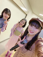 Haga Akane,
Ichioka Reina,
Kobayashi Honoka,