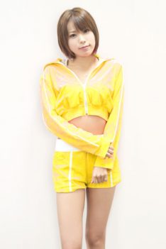 Yui Momose (Girls Beat!!) in Miss Young Champion contest