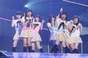 
Iwasa Misaki,


Kikuchi Ayaka,


Komori Mika,


Nakagawa Haruka,


Oota Aika,


Urano Kazumi,


Watanabe Mayu,


Watarirouka Hashiritai,

