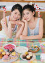 
Kitagawa Ryoha,


Magazine,


Miyamae Ami,

