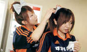 Tsuji Nozomi,
Konno Asami,
Gatas Brilhantes H.P.,