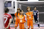 
Yoshizawa Hitomi,


Nakajima Saki,


Satoda Mai,


Gatas Brilhantes H.P.,


