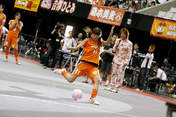 
Satoda Mai,


Gatas Brilhantes H.P.,

