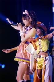 
Tanaka Reina,


Tokunaga Chinami,

