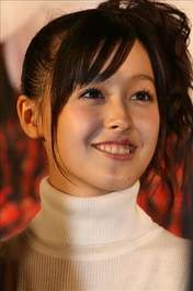 
Kusumi Koharu,

