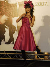
Michishige Sayumi,

