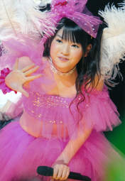 
Michishige Sayumi,

