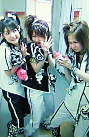 
Niigaki Risa,


Michishige Sayumi,


Tanaka Reina,

