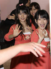 Michishige Sayumi,
Kamei Eri,
Mitsui Aika,