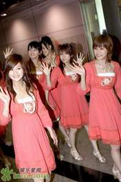 
Niigaki Risa,


Tanaka Reina,


Kusumi Koharu,


"Li Chun, Junjun",


Takahashi Ai,

