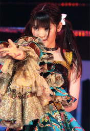 
Michishige Sayumi,

