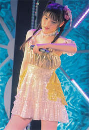 
Michishige Sayumi,

