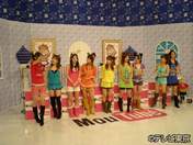 Morning Musume,
Niigaki Risa,
Michishige Sayumi,
Tanaka Reina,
Kusumi Koharu,
Kamei Eri,
Mitsui Aika,
"Li Chun, Junjun",
"Qian Lin, Linlin",
Haromoni,
Takahashi Ai,