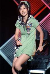
Kusumi Koharu,

