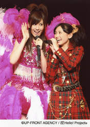 
Umeda Erika,


Nakajima Saki,

