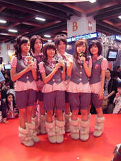 
Ice Creamusume,


"Gu Yun, Guu-chan",


"Zhao Guo Rong, Youko",


"Qiu Cui Ling, Reirei",


"Zhong An Qi, Anchii",


"Wu Si Xuan, Shenshen",


"Zeng De Ping, Peipei",


