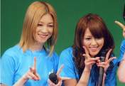 
Okada Yui,


Yoshizawa Hitomi,

