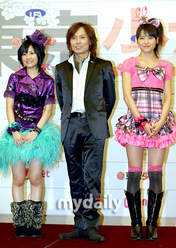 
Yajima Maimi,


Shimizu Saki,


Tsunku,

