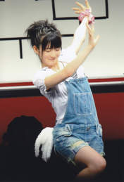 
Tsugunaga Momoko,

