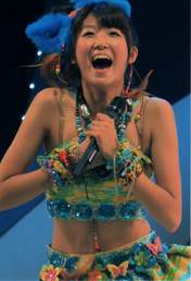 
Tokunaga Chinami,

