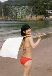 
Tsugunaga Momoko,

