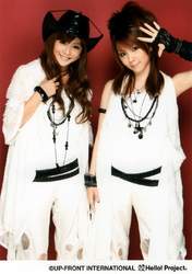 Niigaki Risa,
Tanaka Reina,