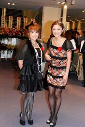 Ishikawa Rika,
Yaguchi Mari,