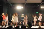 
Morning Musume,


Niigaki Risa,


Michishige Sayumi,


Tanaka Reina,


Kamei Eri,


Mitsui Aika,


"Li Chun, Junjun",


"Qian Lin, Linlin",


Takahashi Ai,

