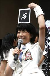 
Maeda Yuuka,


Fukuda Kanon,

