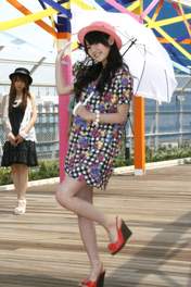 
Michishige Sayumi,


Tanaka Reina,

