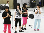 
Wada Ayaka,


Maeda Yuuka,


Fukuda Kanon,


Ogawa Saki,


S/mileage,

