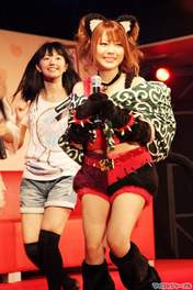
Tanaka Reina,


Misawa Sachika,

