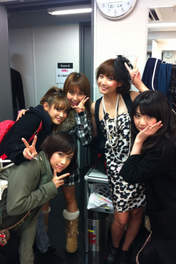 
Michishige Sayumi,


Fujimoto Miki,


Kamei Eri,


"Qian Lin, Linlin",


blog,


Takahashi Ai,

