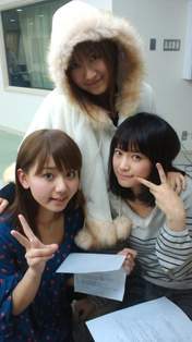 Kamei Eri,
"Li Chun, Junjun",
"Qian Lin, Linlin",
blog,