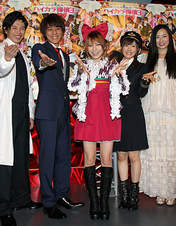 
Tanaka Reina,


Sudou Maasa,


Shimizu Saki,

