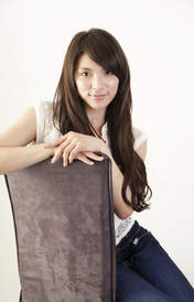 
Akimoto Sayaka,

