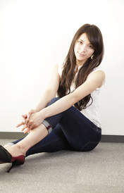 
Akimoto Sayaka,

